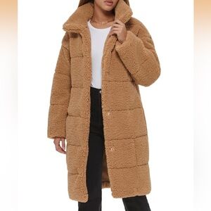 LIKE NEW Levi’s Teddy Coat size medium